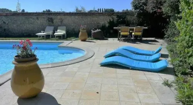 Tourterelle, à proximité de Auxerre et Chablis, Book Apartment Hotels in Burgundy with a Pool, Swimming Pool