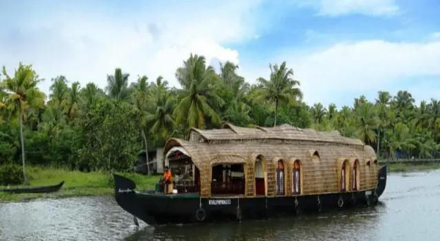 Rudra Houseboats, Varaa Hotelli Kumarakom 
