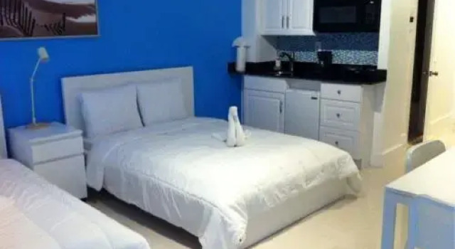 Hollywood Beachfront Condo w/Pool, Забронировать Апартаменты/квартира Апартаменты Голливуд-Бич, Апартаменты/квартира