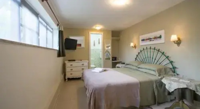 O Veleiro Bed and Breakfast, Забронировать Отель Ботафого Рио-де-Жанейро, рядом с Guinle Park