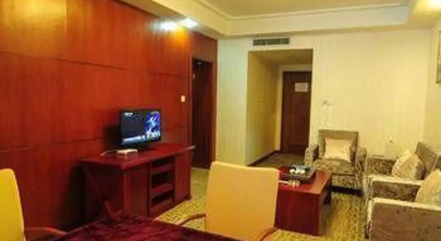 Golden Leaf Hotel