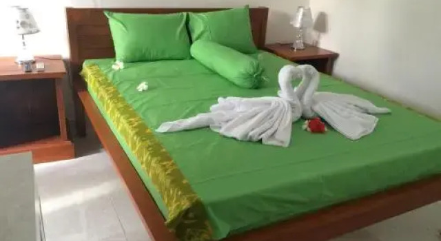 Linggy Homestay, Забронировать Отель Отели Лембонган с парковкой, рядом с Пляж Нуса Лембонган, Парковка
