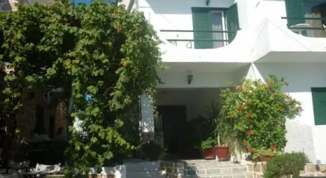 Akti, Rezerwuj Hotel Hotele w Saronic Islands z parkingiem, Parking