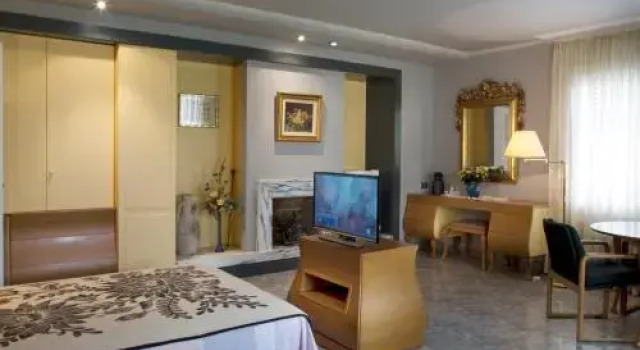 Volcanic Rural Resort Mas la Garrinada, Buchen Sie Resort Hotels in Olot mit Pool, Schwimmbad