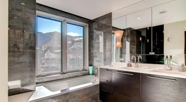 Vail Mountain Lodging by East West Hospitality, Забронировать Дом для отпуска Отели Вейл с бассейном, Бассейн