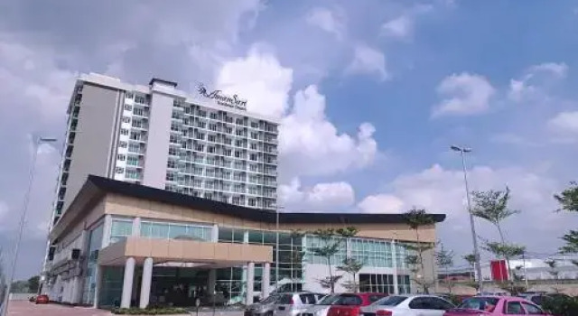 Amansari Residence Desaru, Rezerwuj Hotel Hotele w Kangkar Chemaran z basenem, Basen