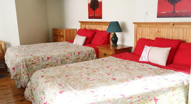 New Earth Estate, Book Hotel Hoteller i Markdale med parkering, Parkering