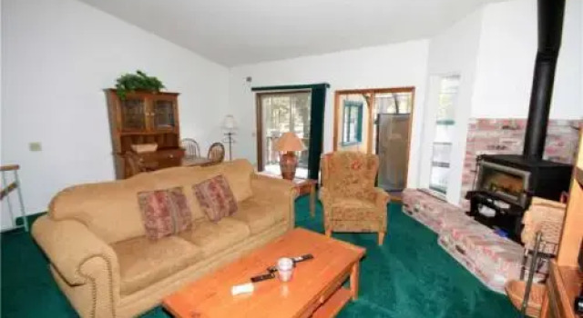 Forest Creek #3, Pet accepted