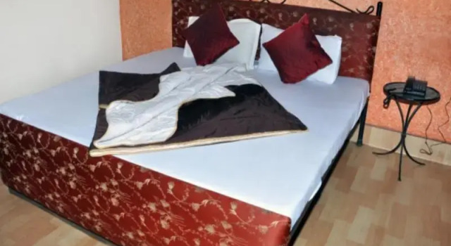 Pink Elephant Haveli - Hostel, Забронировать Хостел Отели штата Раджастхана с парковкой, Парковка