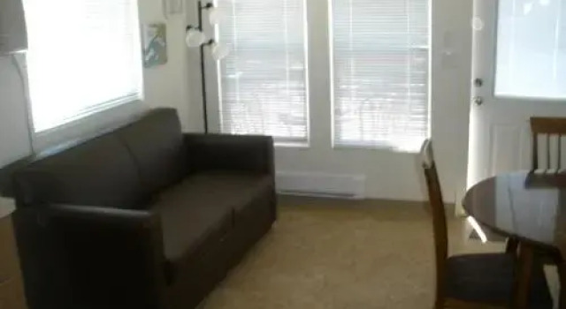 Palm Springs Camping Resort Cottage 2, Забронировать Кемпинг Отели Палм-Дезерт с парковкой, Парковка