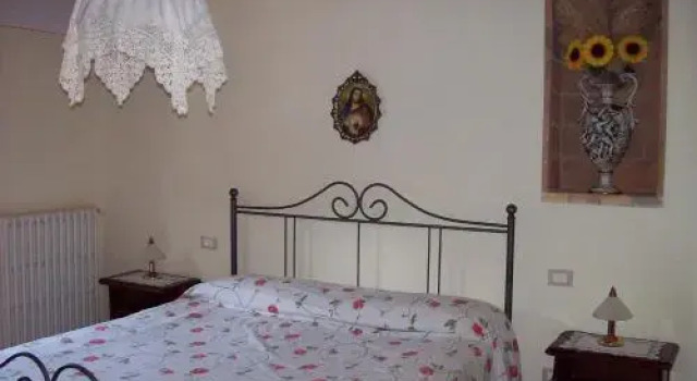 Casa Amedeo, Prenota Hotel Chianni Toscana