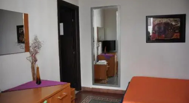 Pavarotti Room