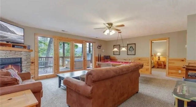 Chimney Top Overlook - Four Bedroom Cabin, Забронировать Отель Отели Great Smoky Mountains National Park с парковкой, Парковка