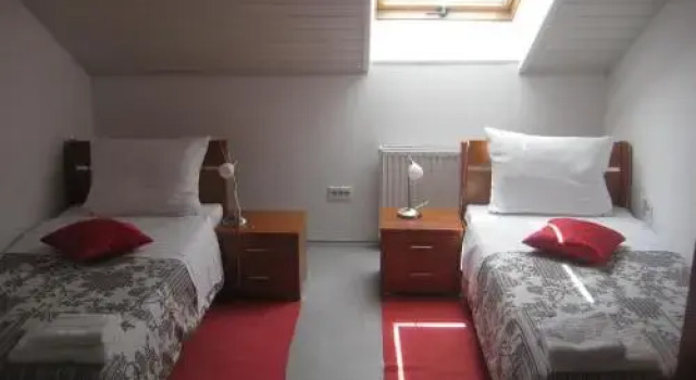Ivka, Book Lejlighed Hoteller i Karlovac county med parkering, Parkering