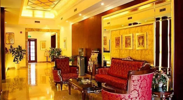 Peninsula Hotel, Boek Hotel Hotels in Chengdu met parkeren, Parkeren