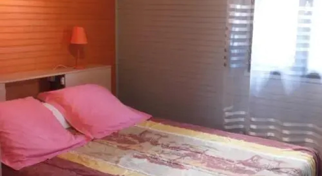 Orpheo Negro, Rezerwuj Hotel Douville Red Perigord