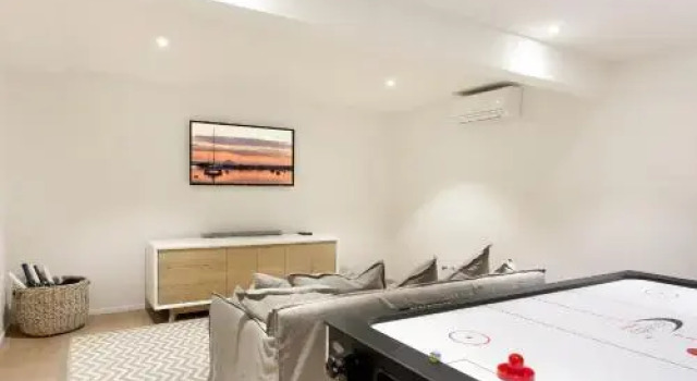 Luxury rainforest retreat, Little Cove, Book Hotel Noosa Heads Noosa