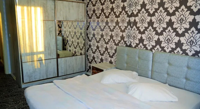 King Suit Hotel, Varaa Hotelli Hotellit Marmara-alue pysäköinnillä, Pysäköinti