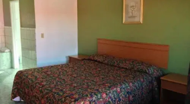 Royal Inn Motel
