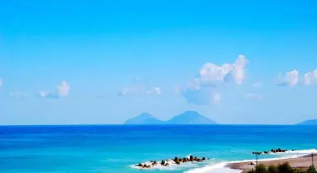 In Riva al Mare B&B, Buchen Sie Bed & Breakfast Capo dʼOrlando Sizilien