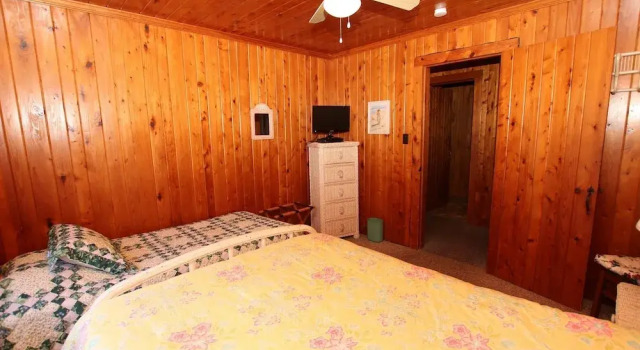 Sweet Virginia Breeze - 5 Br home by RedAwning