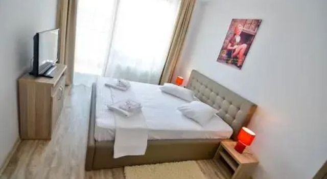 Apartment Party Studios, Varaa Huoneisto Hotellit Mamaia-Sat pysäköinnillä, Pysäköinti