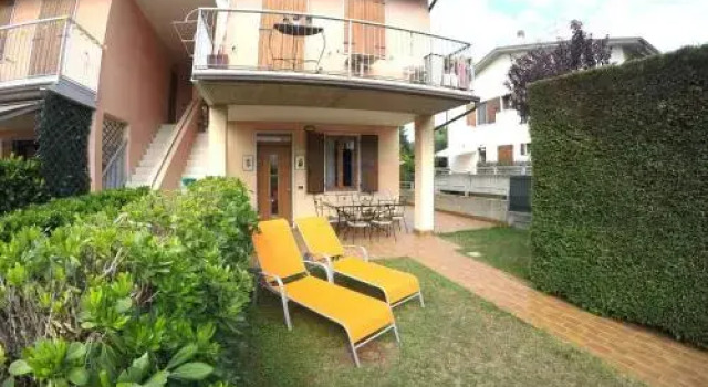 Appartamenti Holidays, Prenota Appartamento Hotel a Veneto con piscina, Piscina