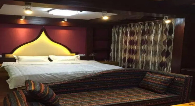 Ruo Chujian Youth Hostel, Book Hostel / Vandrerhjem Hostels i Lhasa, Hostel / Vandrerhjem
