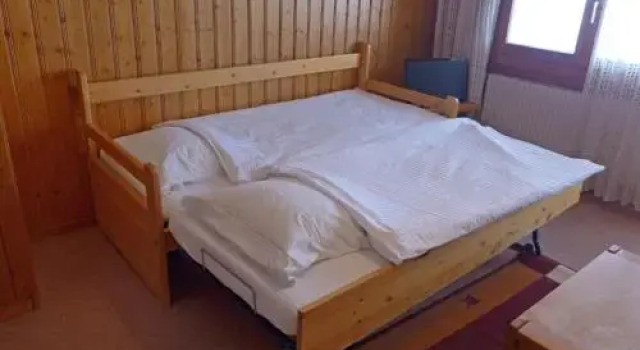 Licorne - Two Bedroom, Prenota Hotel Hotel a Canton Berna con parcheggio, Parcheggio