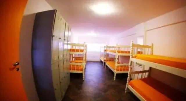 Hostel Toca da Moréia Bombinhas, Забронировать Хостел Недорогие отели Бомбиньяс, рядом с Пляж Sepultura, недорого