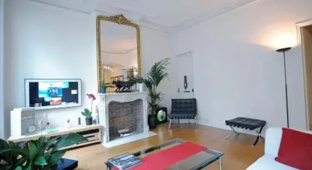 Champs Elysees Homestay