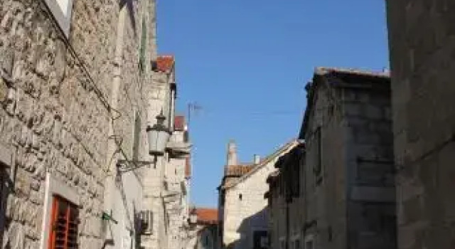 Heritage Stone Wall, Prenota Appartamento Hotel a Croatian Islands con parcheggio, Parcheggio