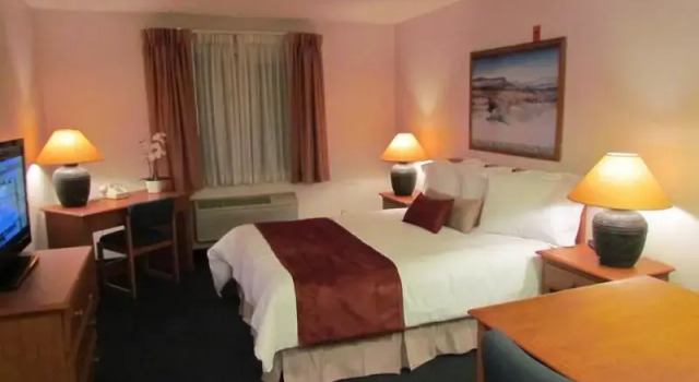 The Arapahoe Inn