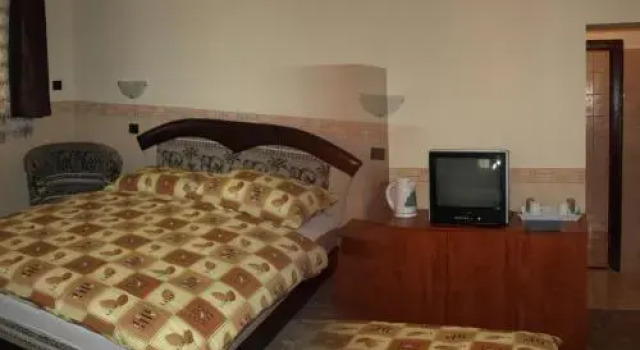 Főnix Panzió, Rezervovat Hotel Papa 