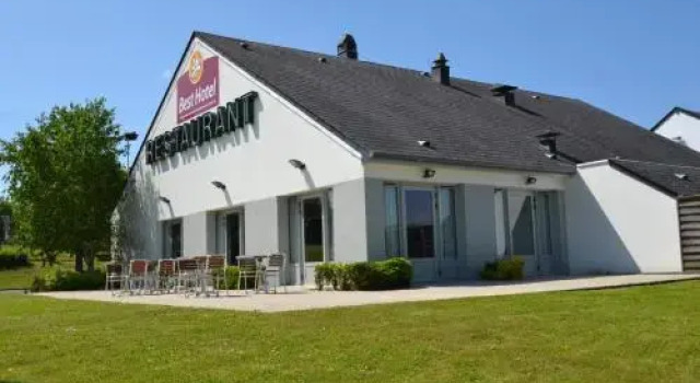 Brit Hotel Mayenne, Забронировать Апартаменты/квартира Сен-Жорж-Бютаван Майенн