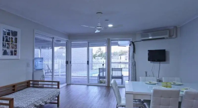 Adelong 9 Beach House, 预订 酒店 布迪那 阳光海岸