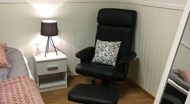 Dalahästens Lägenhetshotell, Rezerwuj Hotel Hotele w Svealand z parkingiem, Parking