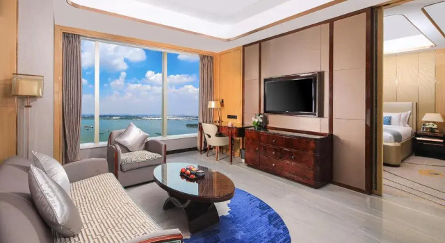 Двухместный люкс Deluxe Wyndham Grand Foshan Gaoming
