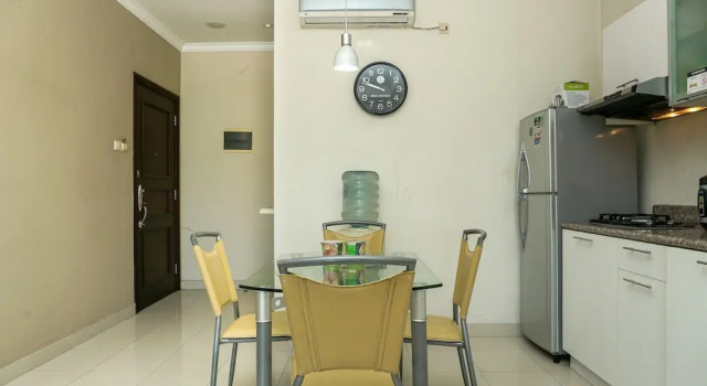 Апартаменты Comfy 1Br At Bellezza Apartment