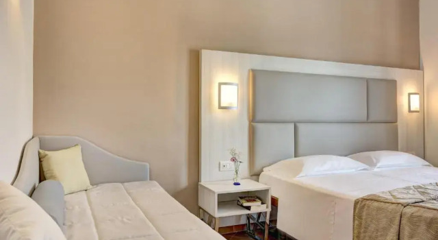 Трёхместный номер Hotel Caravel