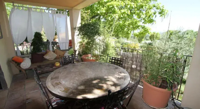 Sous le Figuier, Rezervasyon Daire Vaugines daireler, Daire