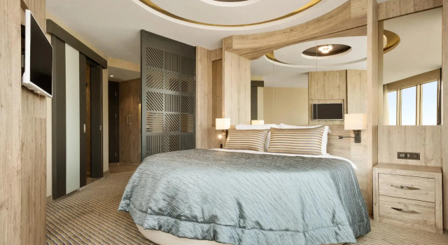 Двухместный номер Deluxe Round Queen Bed Ramada by Wyndham Mersin