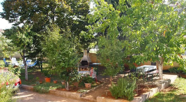 Guesthouse Resan, Rezervovat Hotel Hotely v Pula Riviera s bazénem, Bazén