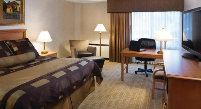 Двухместный номер Standard Bismarck Hotel and Conference Center