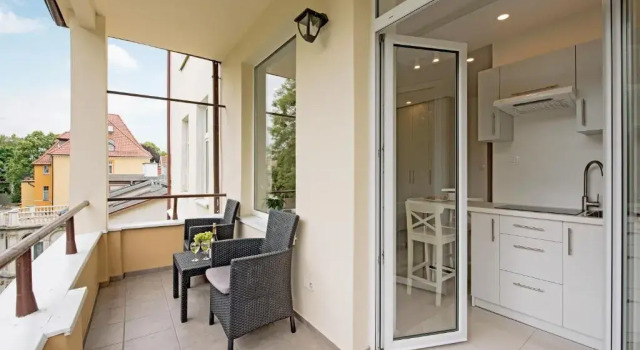Студия с балконом Hello Helska by OneApartments