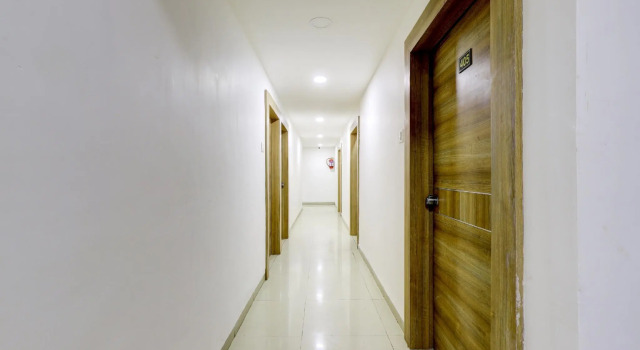 OYO Flagship 71075 HOTEL NIK PALACE, Réserver Hôtel Naroda Gujarat