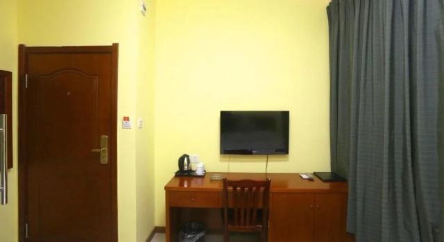 Qingdao Peninsula Star Business Hotel, Prenota Hotel Hotel a Shandong con parcheggio, Parcheggio