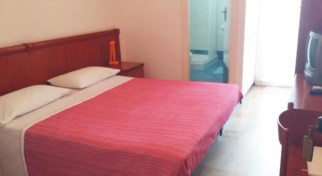 Hotel Caravan