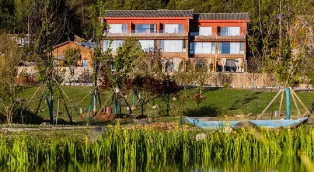 LuGuhu Anxia Mountain Resort Hotel, Prenota Resort Hotel a Lijiang con parcheggio, Parcheggio