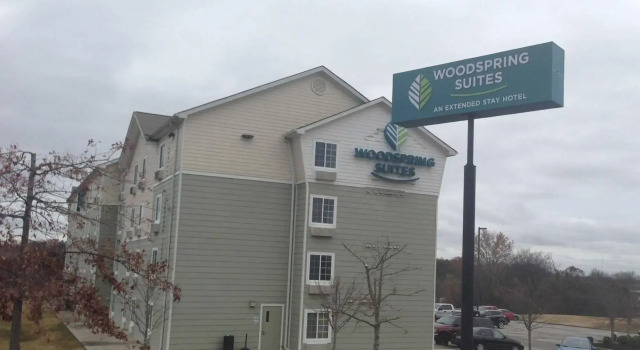 WoodSpring Suites Knoxville Airport, Buchen Sie Hotel Louisville Tennessee